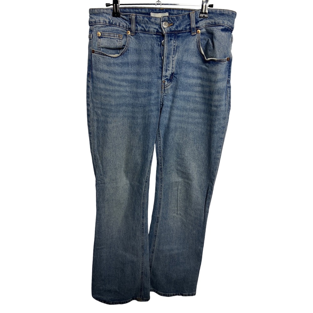 HM WomenLight Wash High Rise Straight Leg Denim Jeans 10 Button Fly Trendy Chic
